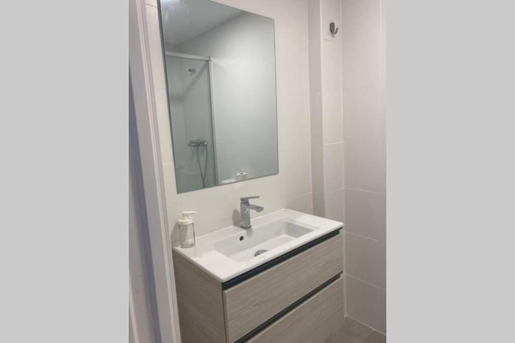 טריפה Loft Independiente A 150 Mtrs De La Playa Wifi Aire Acondicionado מראה חיצוני תמונה